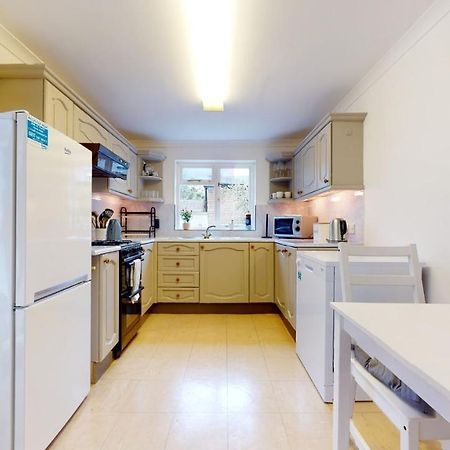 Cheerful 4 Bedroom Victorian House With Back Courtyard 런던 외부 사진