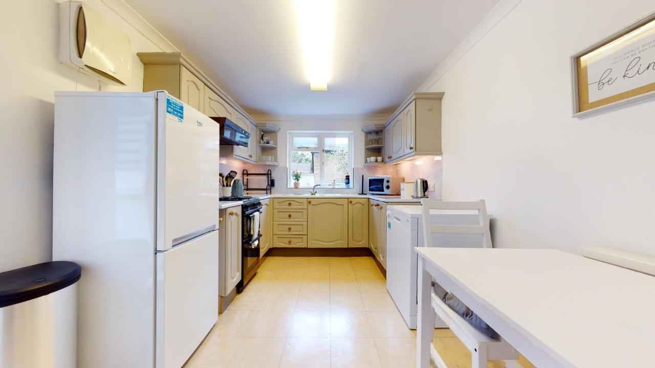 Cheerful 4 Bedroom Victorian House With Back Courtyard 런던 외부 사진
